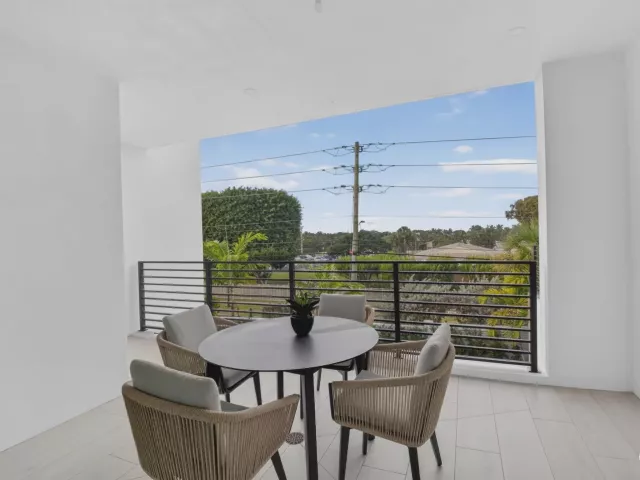 5-bedroom home for rent in Delray Beach - 2232 DELRAY RIDGE Lane - MondialRealty