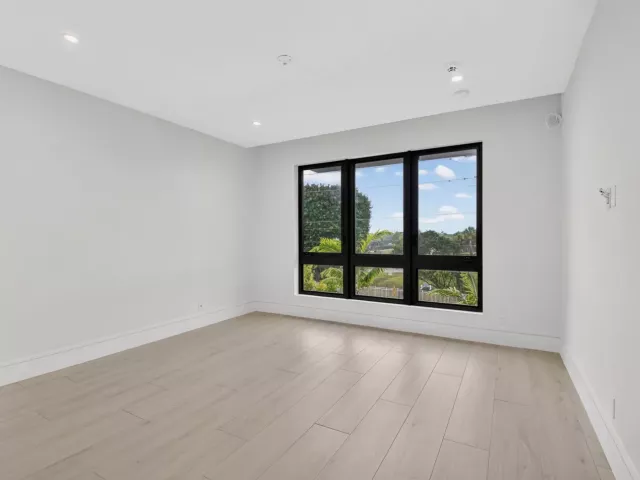 5-bedroom home for rent in Delray Beach - 2232 DELRAY RIDGE Lane - MondialRealty