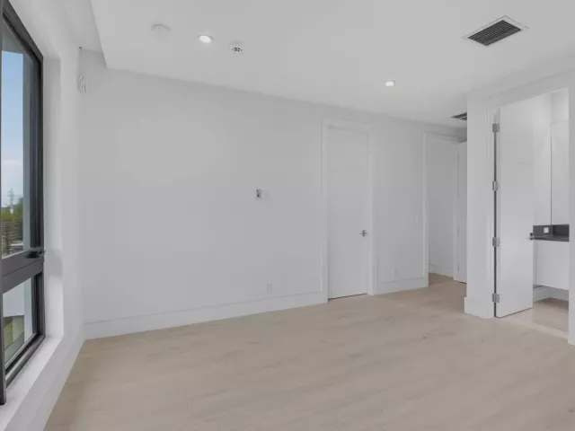 5-bedroom home for rent in Delray Beach - 2232 DELRAY RIDGE Lane - MondialRealty
