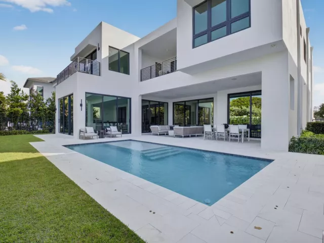 5-bedroom home for rent in Delray Beach - 2232 DELRAY RIDGE Lane - MondialRealty