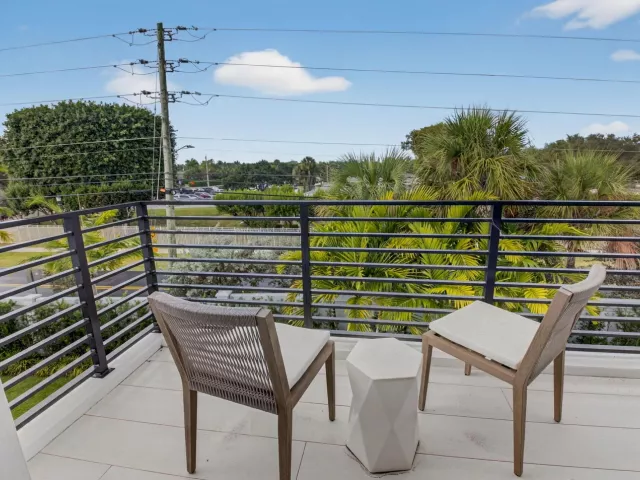5-bedroom home for rent in Delray Beach - 2232 DELRAY RIDGE Lane - MondialRealty