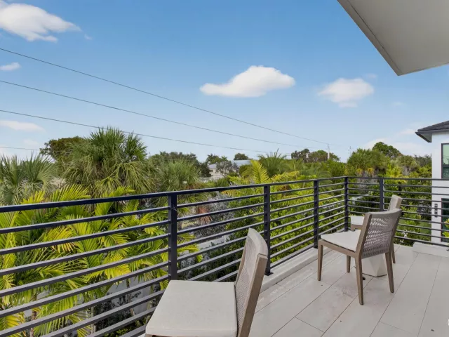 5-bedroom home for rent in Delray Beach - 2232 DELRAY RIDGE Lane - MondialRealty