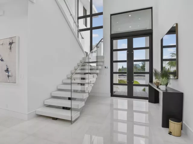 5-bedroom home for rent in Delray Beach - 2232 DELRAY RIDGE Lane - MondialRealty
