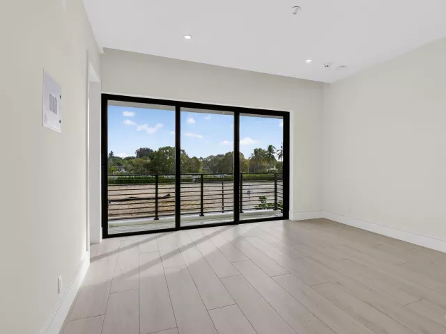 5-bedroom home for rent in Delray Beach - 2232 DELRAY RIDGE Lane - MondialRealty