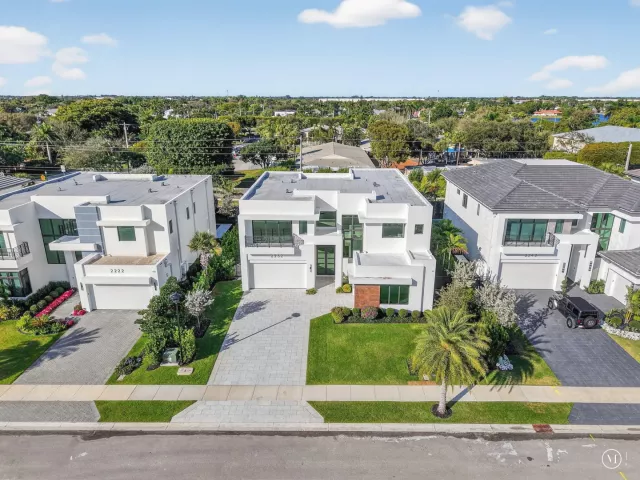 5-bedroom home for rent in Delray Beach - 2232 DELRAY RIDGE Lane - MondialRealty