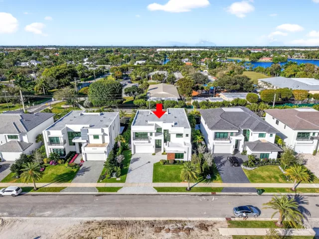 5-bedroom home for rent in Delray Beach - 2232 DELRAY RIDGE Lane - MondialRealty