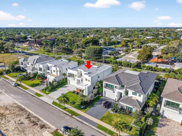 5-bedroom home for rent in Delray Beach - 2232 DELRAY RIDGE Lane - MondialRealty