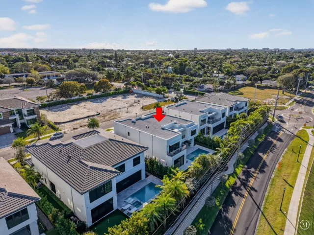 5-bedroom home for rent in Delray Beach - 2232 DELRAY RIDGE Lane - MondialRealty