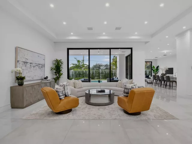 5-bedroom home for rent in Delray Beach - 2232 DELRAY RIDGE Lane - MondialRealty
