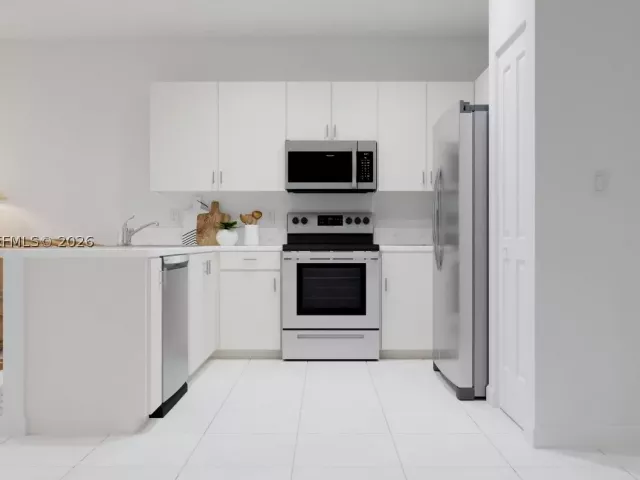 3-bedroom home for sale in Homestead - 2579 SE 29 DR - MondialRealty
