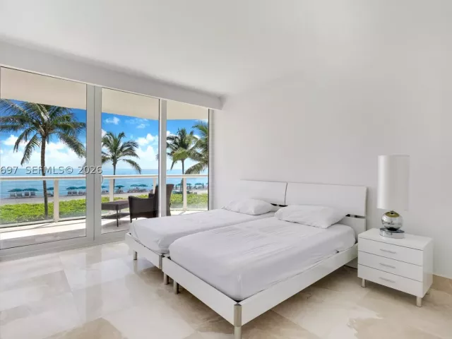 3-bedroom condo for rent in Sunny Isles Beach - 16425 Collins Ave WS3A - MondialRealty