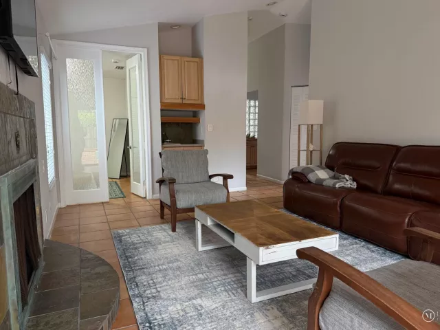 3-bedroom home for rent in Fort Lauderdale - 607 SW 15TH Street - MondialRealty