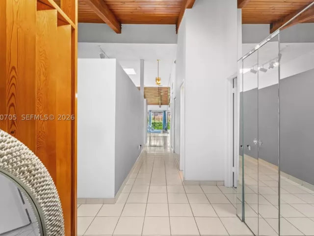 2-bedroom home for sale in Hallandale Beach - 2679 S Parkview Dr - MondialRealty