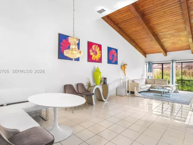 2-bedroom home for sale in Hallandale Beach - 2679 S Parkview Dr - MondialRealty