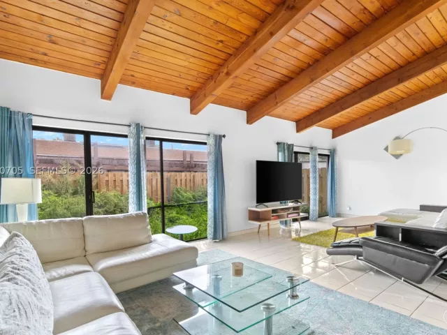 2-bedroom home for sale in Hallandale Beach - 2679 S Parkview Dr - MondialRealty