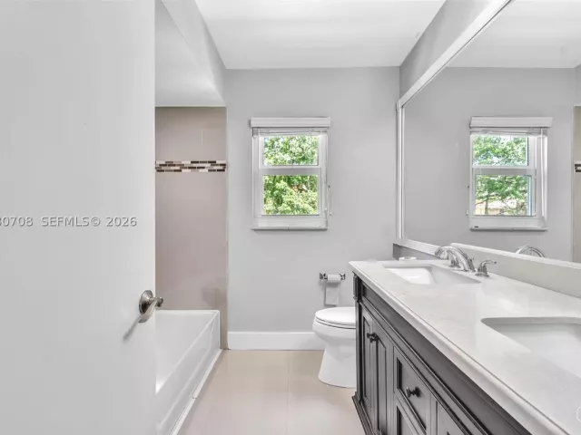 4-bedroom home for sale in Cooper City - 10301 Panama St - MondialRealty