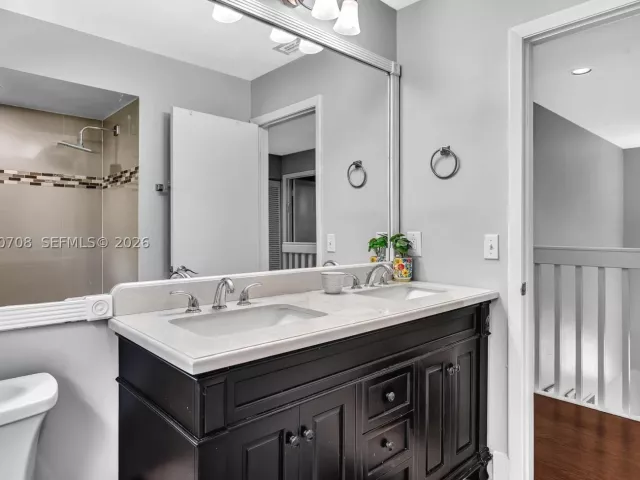 4-bedroom home for sale in Cooper City - 10301 Panama St - MondialRealty
