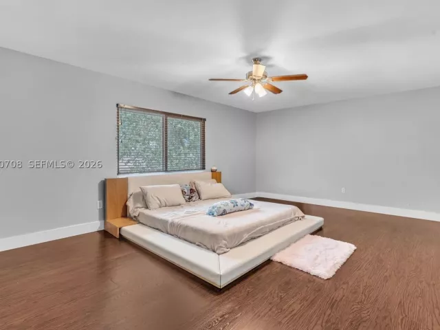 4-bedroom home for sale in Cooper City - 10301 Panama St - MondialRealty