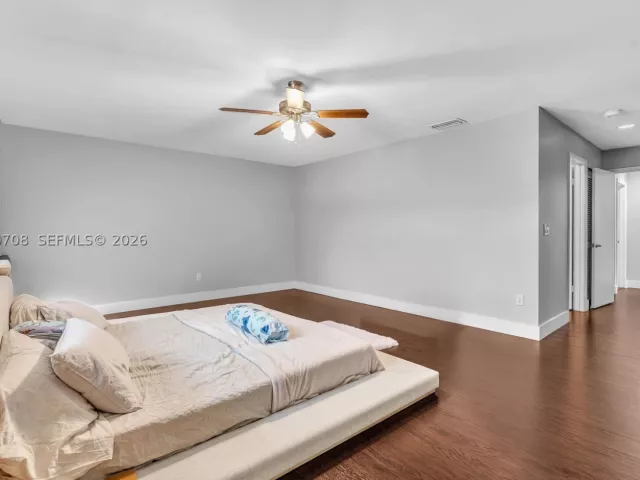 4-bedroom home for sale in Cooper City - 10301 Panama St - MondialRealty