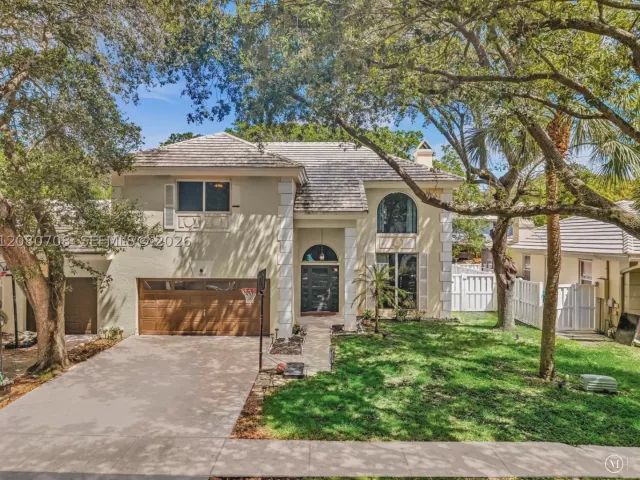 4-bedroom home for sale in Cooper City - 10301 Panama St - MondialRealty