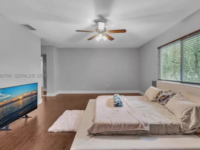 4-bedroom home for sale in Cooper City - 10301 Panama St - MondialRealty