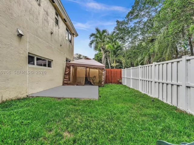 4-bedroom home for sale in Cooper City - 10301 Panama St - MondialRealty