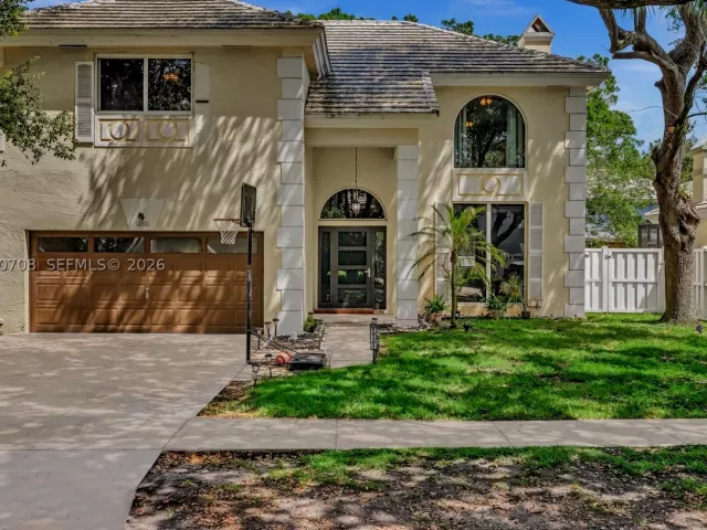4-bedroom home for sale in Cooper City - 10301 Panama St - MondialRealty