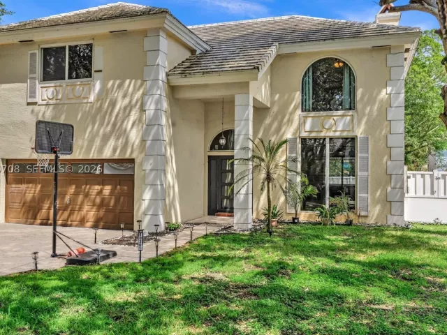 4-bedroom home for sale in Cooper City - 10301 Panama St - MondialRealty