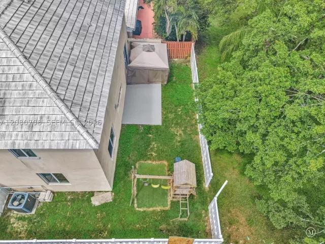 4-bedroom home for sale in Cooper City - 10301 Panama St - MondialRealty