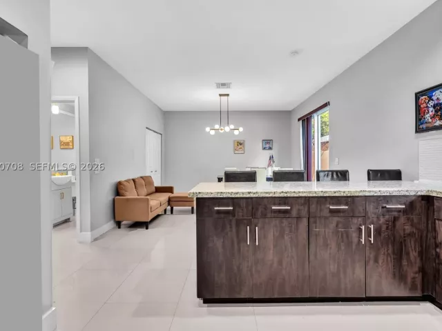 4-bedroom home for sale in Cooper City - 10301 Panama St - MondialRealty