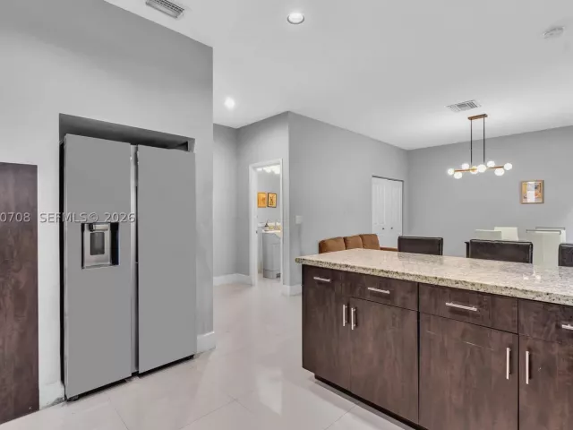 4-bedroom home for sale in Cooper City - 10301 Panama St - MondialRealty