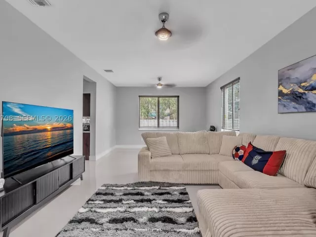 4-bedroom home for sale in Cooper City - 10301 Panama St - MondialRealty