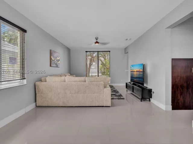 4-bedroom home for sale in Cooper City - 10301 Panama St - MondialRealty