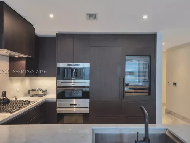 1-bedroom condo for rent in Fort Lauderdale - 2200 N Ocean Blvd S605 - MondialRealty