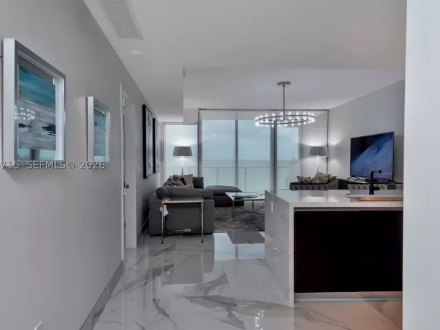 1-bedroom condo for rent in Fort Lauderdale - 2200 N Ocean Blvd S605 - MondialRealty