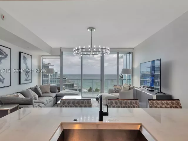 1-bedroom condo for rent in Fort Lauderdale - 2200 N Ocean Blvd S605 - MondialRealty