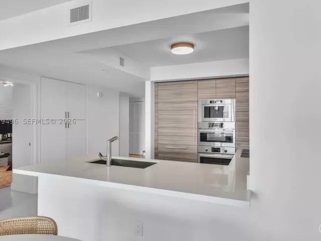 3-bedroom condo for sale in Sunny Isles Beach - 300 Sunny Isles Blvd 4-805 - MondialRealty
