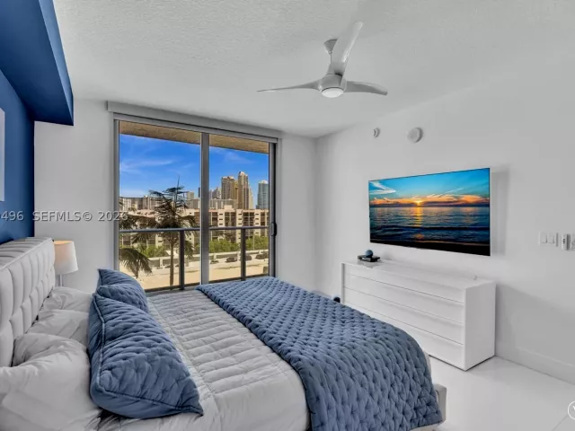 3-bedroom condo for sale in Sunny Isles Beach - 300 Sunny Isles Blvd 4-805 - MondialRealty