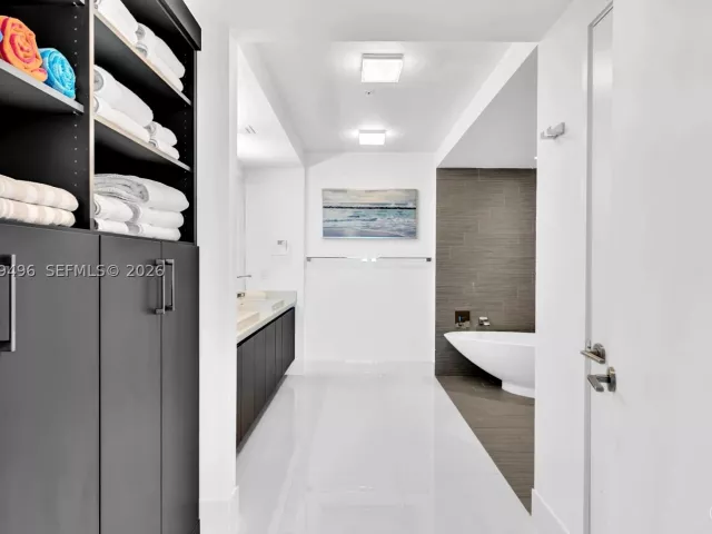 3-bedroom condo for sale in Sunny Isles Beach - 300 Sunny Isles Blvd 4-805 - MondialRealty