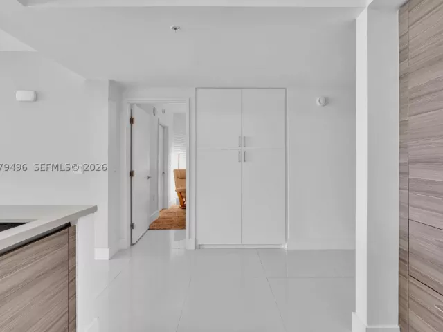 3-bedroom condo for sale in Sunny Isles Beach - 300 Sunny Isles Blvd 4-805 - MondialRealty