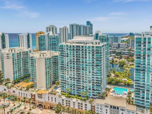 3-bedroom condo for sale in Sunny Isles Beach - 300 Sunny Isles Blvd 4-805 - MondialRealty