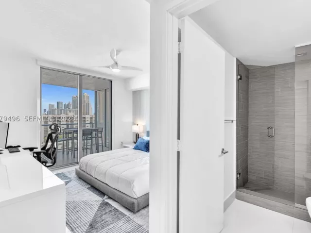 3-bedroom condo for sale in Sunny Isles Beach - 300 Sunny Isles Blvd 4-805 - MondialRealty