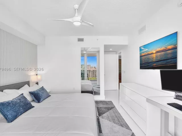 3-bedroom condo for sale in Sunny Isles Beach - 300 Sunny Isles Blvd 4-805 - MondialRealty