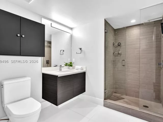 3-bedroom condo for sale in Sunny Isles Beach - 300 Sunny Isles Blvd 4-805 - MondialRealty