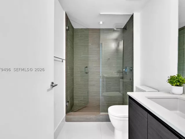 3-bedroom condo for sale in Sunny Isles Beach - 300 Sunny Isles Blvd 4-805 - MondialRealty