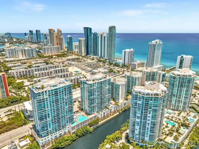 3-bedroom condo for sale in Sunny Isles Beach - 300 Sunny Isles Blvd 4-805 - MondialRealty