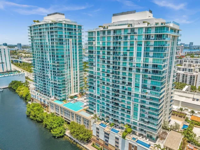 3-bedroom condo for sale in Sunny Isles Beach - 300 Sunny Isles Blvd 4-805 - MondialRealty