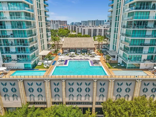3-bedroom condo for sale in Sunny Isles Beach - 300 Sunny Isles Blvd 4-805 - MondialRealty
