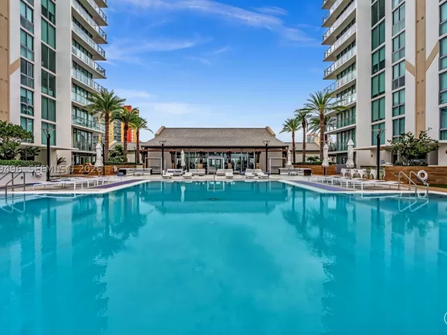 3-bedroom condo for sale in Sunny Isles Beach - 300 Sunny Isles Blvd 4-805 - MondialRealty