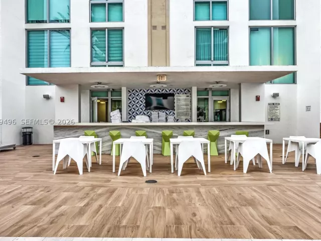3-bedroom condo for sale in Sunny Isles Beach - 300 Sunny Isles Blvd 4-805 - MondialRealty